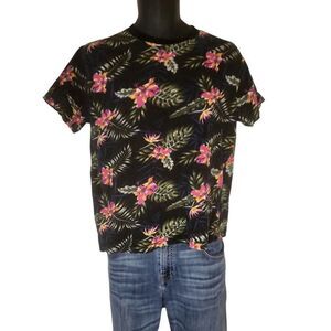 WXYZ Tshirt Men Sz M Hawaiian Floral Short Sleeve All Over Print‎ Everyday